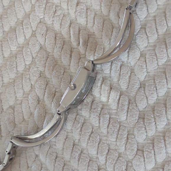 🥳 TRADED! DKNY Crosswalk Stainless Steel Watch - Picture 8 of 8